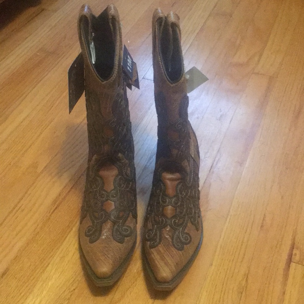 BNWT Brown Rockin Country Boots